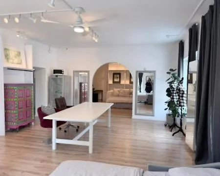 Wohnstudio דירה *