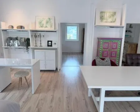 Wohnstudio דירה *